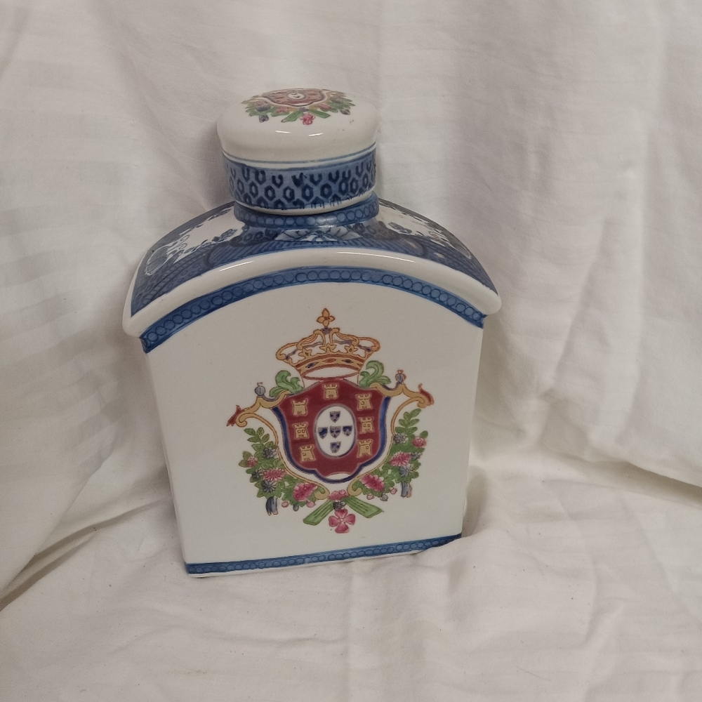 Vintage  Oriental Accents Porcelain Handpainted Decanter  Tea Caddy 8.25"×6